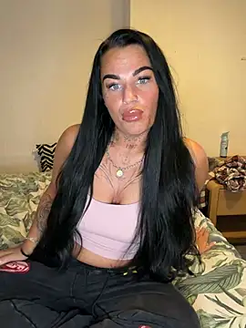 Snapshot of Darkfantisyx chatting on 02/23/26, 05:21 Darkfantisyx online show from 02/23/26, 05:21