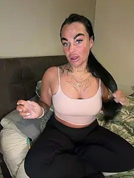 Snapshot of Darkfantisyx chatting on 02/25/26, 05:55 Darkfantisyx online show from 02/25/26, 05:55