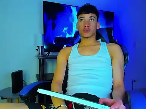 Lyam Russo online show from 03/21/26, 05:56