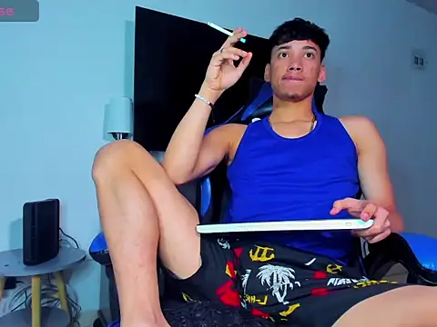 Lyam Russo online show from 04/10/26, 04:39