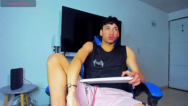 Lyam Russo online show from 04/14/26, 06:08