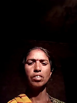 Snapshot of Hot_re83 chatting on 02/26/26, 07:57 Hot re83 online show from 02/26/26, 07:57