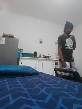 Snapshot of iwantolderwmn chatting on 03/04/26, 05:24 iwantolderwmn online show from 03/04/26, 05:24