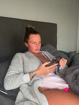jadey19x online show from 04/25/26, 05:10