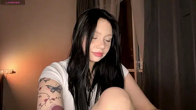 Snapshot of RaquelsHusband chatting on 02/19/26, 02:24 RaquelsHusband online show from 02/19/26, 02:24