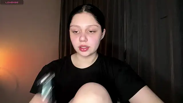 Snapshot of RaquelsHusband chatting on 03/03/26, 02:23 RaquelsHusband online show from 03/03/26, 02:23