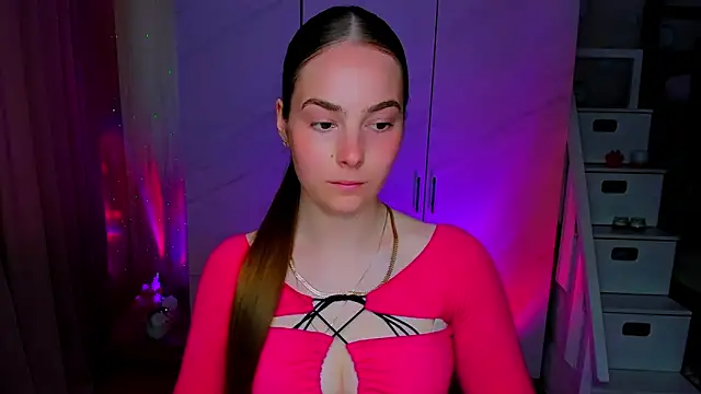 Maddy Wood  online show from 05/25/26, 08:53
