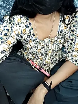 Snapshot of Cutie_babes01 chatting on 02/25/26, 05:44 Cutie babes01 online show from 02/25/26, 05:44