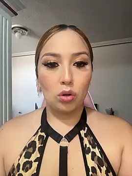 Snapshot of Kiarhatrixie1 chatting on 02/25/26, 05:44 Kiarhatrixie1 online show from 02/25/26, 05:44