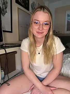 melanieTesss online show from 04/07/26, 11:10