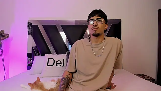 Mia Iron online show from 04/04/26, 12:13