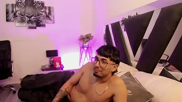 Mia Iron online show from 04/24/26, 01:24