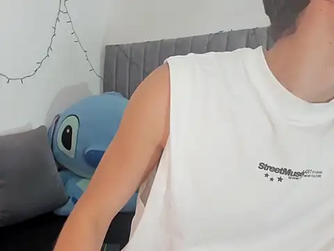 ryanlevi1 online show from 06/04/26, 04:24