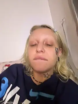 Snapshot of urlittlebaby666 chatting on 02/22/26, 04:02 urlittlebaby666 online show from 02/22/26, 04:02