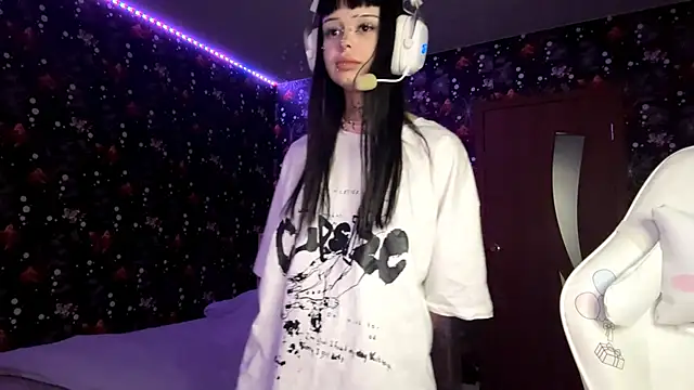 Snapshot of Luna_Sohotti chatting on 02/16/26, 04:03 Luna Sohotti online show from 02/16/26, 04:03