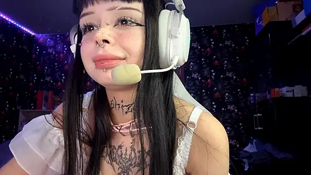 Luna Sohotti online show from 03/04/26, 03:29