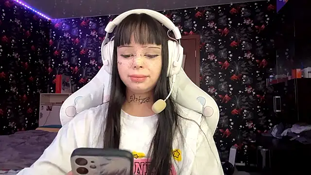 Luna Sohotti online show from 03/13/26, 03:18