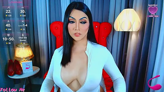 Snapshot of Laureen_Hilton chatting on 05/18/26, 11:27 Laureen Hilton online show from 05/18/26, 11:27