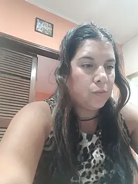 Snapshot of Lucia_queen chatting on 04/04/26, 11:35 Lucia queen online show from 04/04/26, 11:35