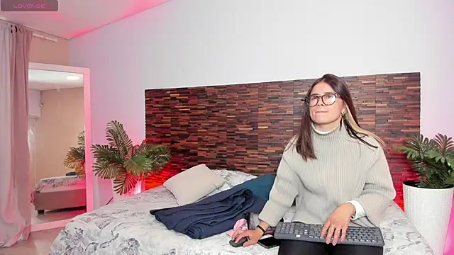 aleessiia online show from 04/08/26, 02:06