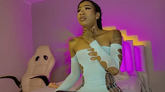 Snapshot of Sheinny_brown1 chatting on 02/19/26, 07:43 Sheinny brown1 online show from 02/19/26, 07:43