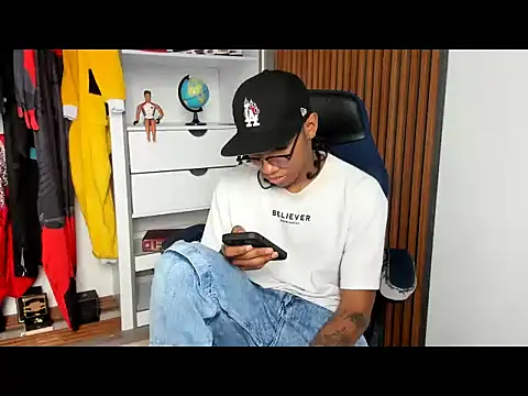 Snapshot of yandi_hot chatting on 02/25/26, 02:05 yandi hot online show from 02/25/26, 02:05