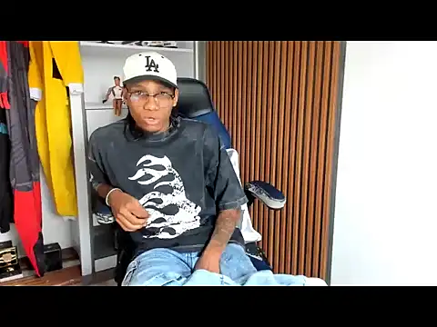 Snapshot of yandi_hot chatting on 02/27/26, 02:28 yandi hot online show from 02/27/26, 02:28