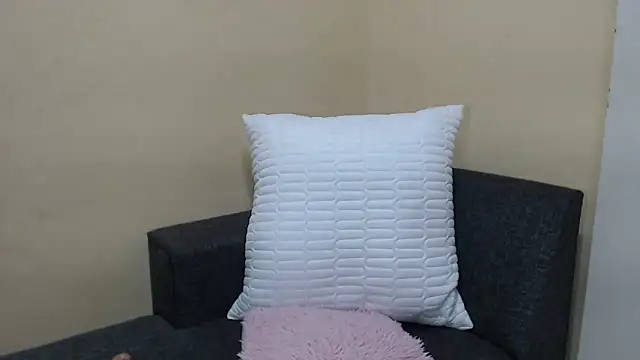 HornyLilHoney online show from 04/18/26, 07:18