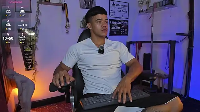 Rob zaens33 online show from 04/18/26, 03:38