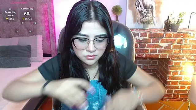 mila quin online show from 04/18/26, 07:58