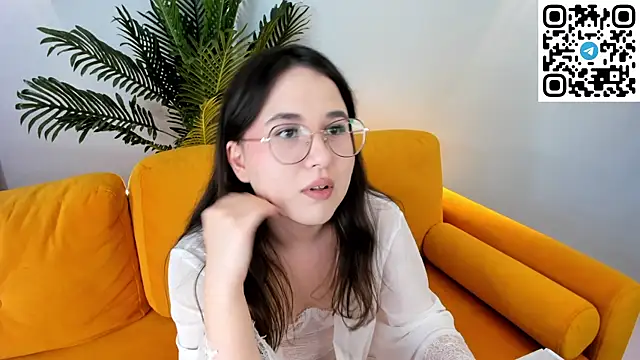 leylamirage online show from 06/25/26, 12:20