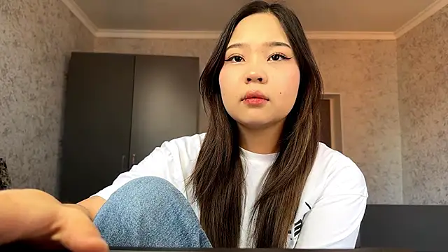 Snapshot of RegenaLandauer chatting on 02/28/26, 06:47 RegenaLandauer online show from 02/28/26, 06:47