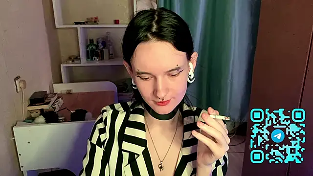 MabelDefina online show from 04/16/26, 11:00