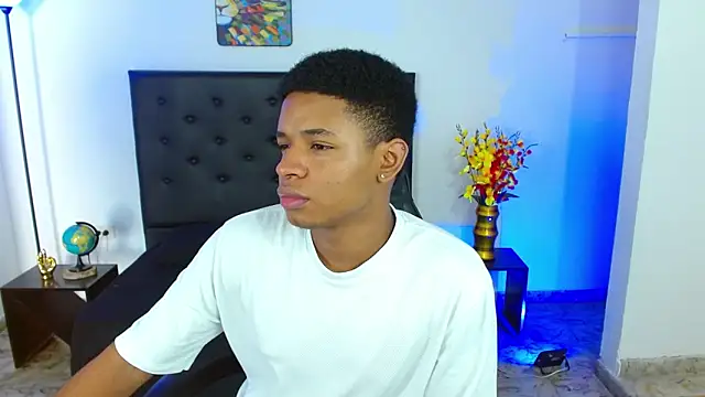 liiam3 online show from 04/11/26, 08:57