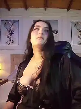 zoe moon   online show from 04/19/26, 12:26