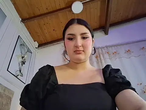 Snapshot of zoe_moon__ chatting on 06/13/26, 12:47 zoe moon online show from 06/13/26, 12:47