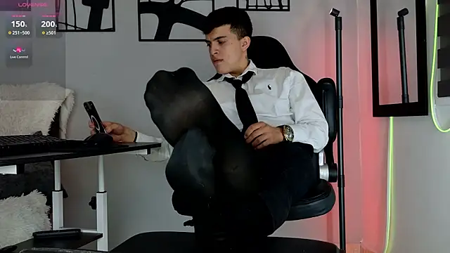 Snapshot of nico_pelusa chatting on 02/20/26, 10:21 nico pelusa online show from 02/20/26, 10:21