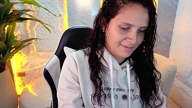 Natasha  tp online show from 05/02/26, 07:41