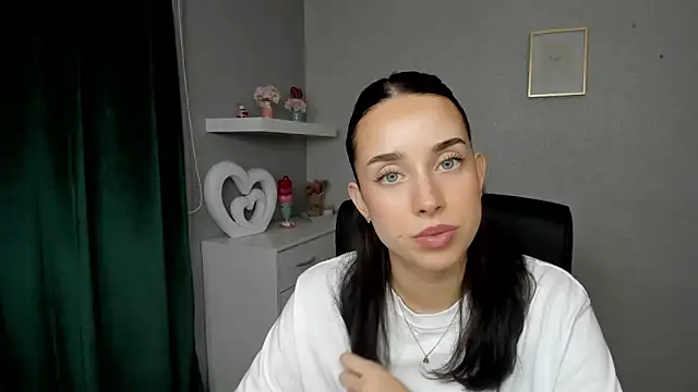 AdeleSolo online show from 05/27/26, 05:37