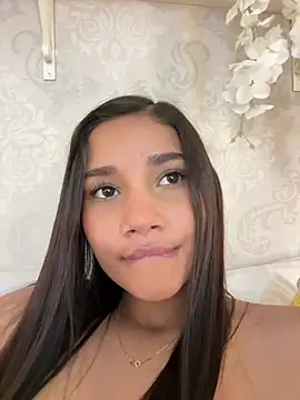 AlessiaVallmont online show from 03/28/26, 09:14