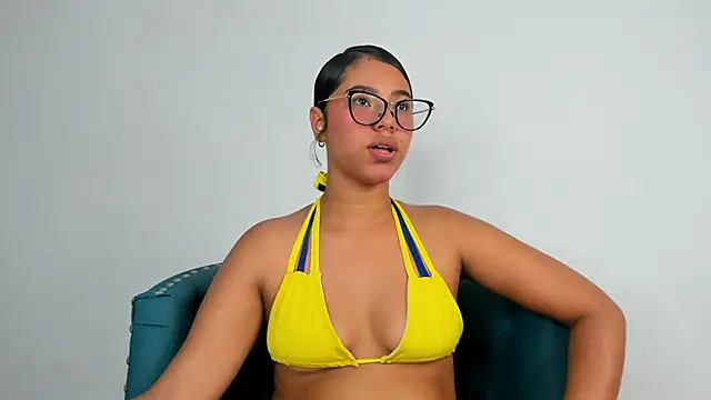 Snapshot of kendall_queen__ chatting on 03/03/26, 07:53 kendall queen online show from 03/03/26, 07:53