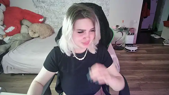 SlankyMic online show from 03/18/26, 01:20