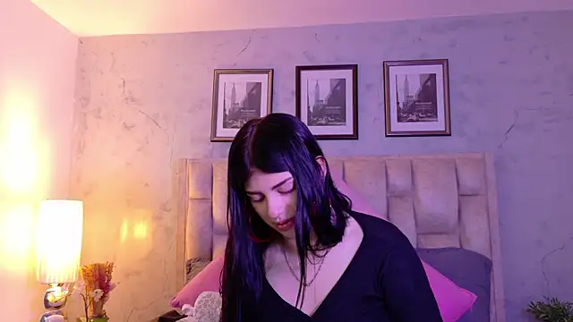 IsabellaRossi online show from 05/14/26, 11:28