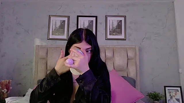 IsabellaRossi online show from 05/15/26, 05:09