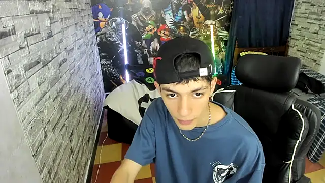 Snapshot of wex_077 chatting on 02/26/26, 01:26 wex 077 online show from 02/26/26, 01:26