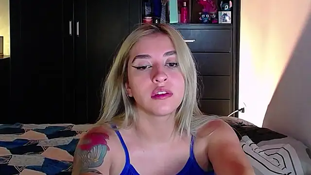 Snapshot of saradiazxxx chatting on 03/02/26, 08:43 saradiazxxx online show from 03/02/26, 08:43