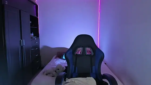 saradiazxxx online show from 04/12/26, 06:18