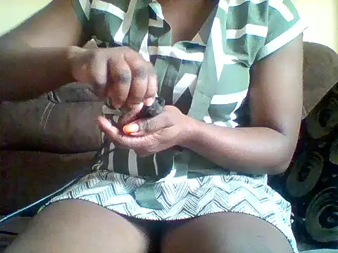 Snapshot of zee66658 chatting on 06/12/26, 09:19 zee66658 online show from 06/12/26, 09:19
