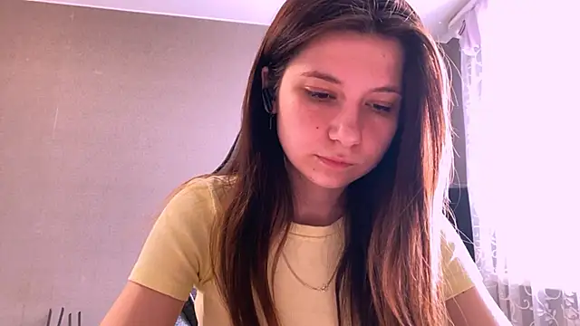 LunnaBliss online show from 04/18/26, 08:07