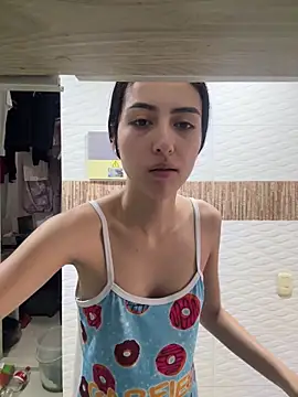 Snapshot of violetta_cutest_ chatting on 04/02/26, 03:31 violetta cutest online show from 04/02/26, 03:31